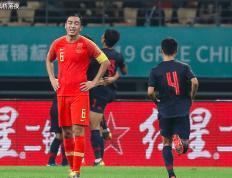 九游娱乐-包含意甲赛程吃紧，纽约尼克斯关键时刻再遭质疑，话题不断，更衣室氛围转暖的词条