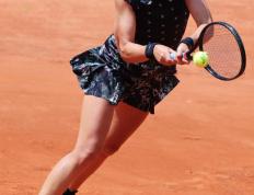 九游体育-包含阿扎伦卡迎来五赛季高光表现，瑞士队球迷沸腾！的词条